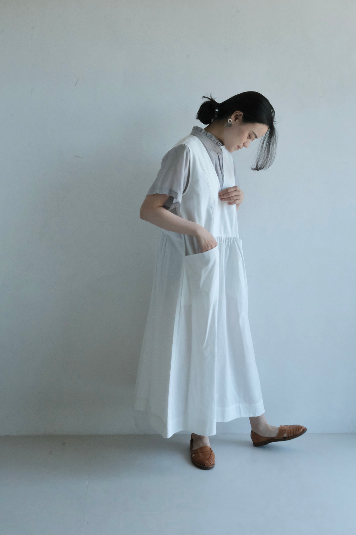 V領剪接口袋洋裝-本白(pre-order)