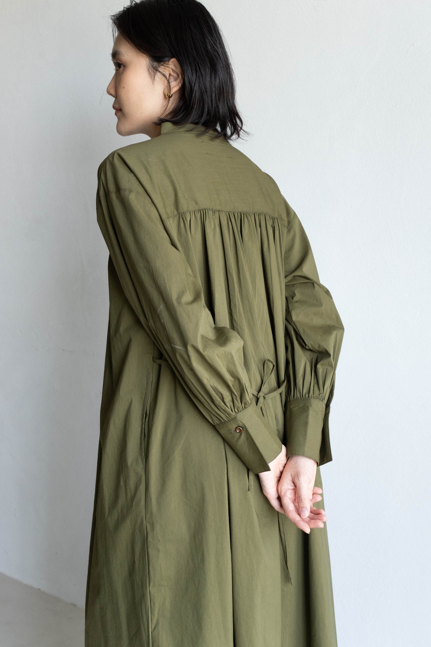 V領開襟長袖洋裝 - 軍綠