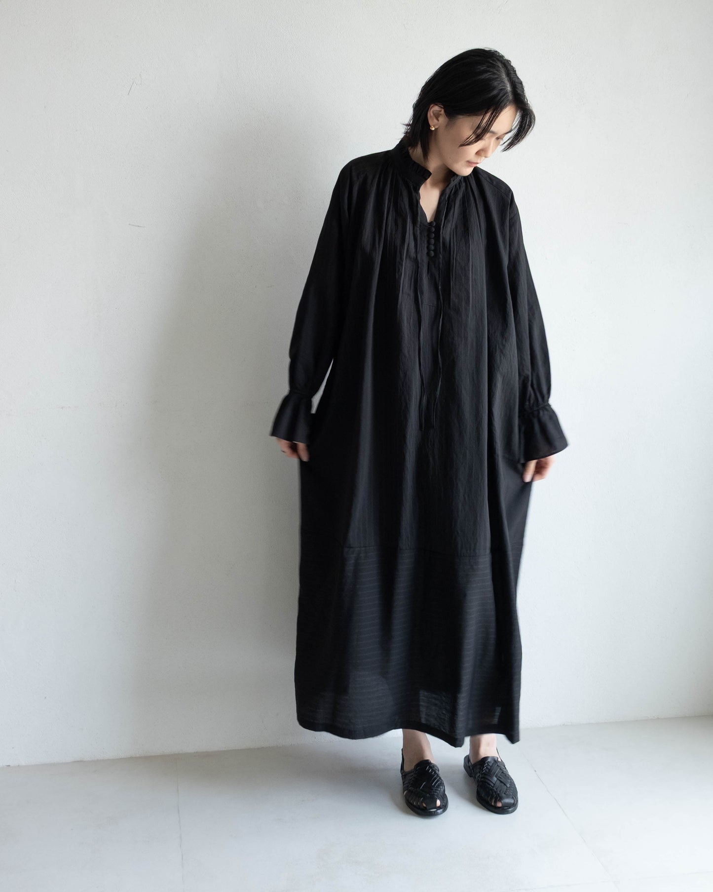 花瓣領條紋長洋 - 黑