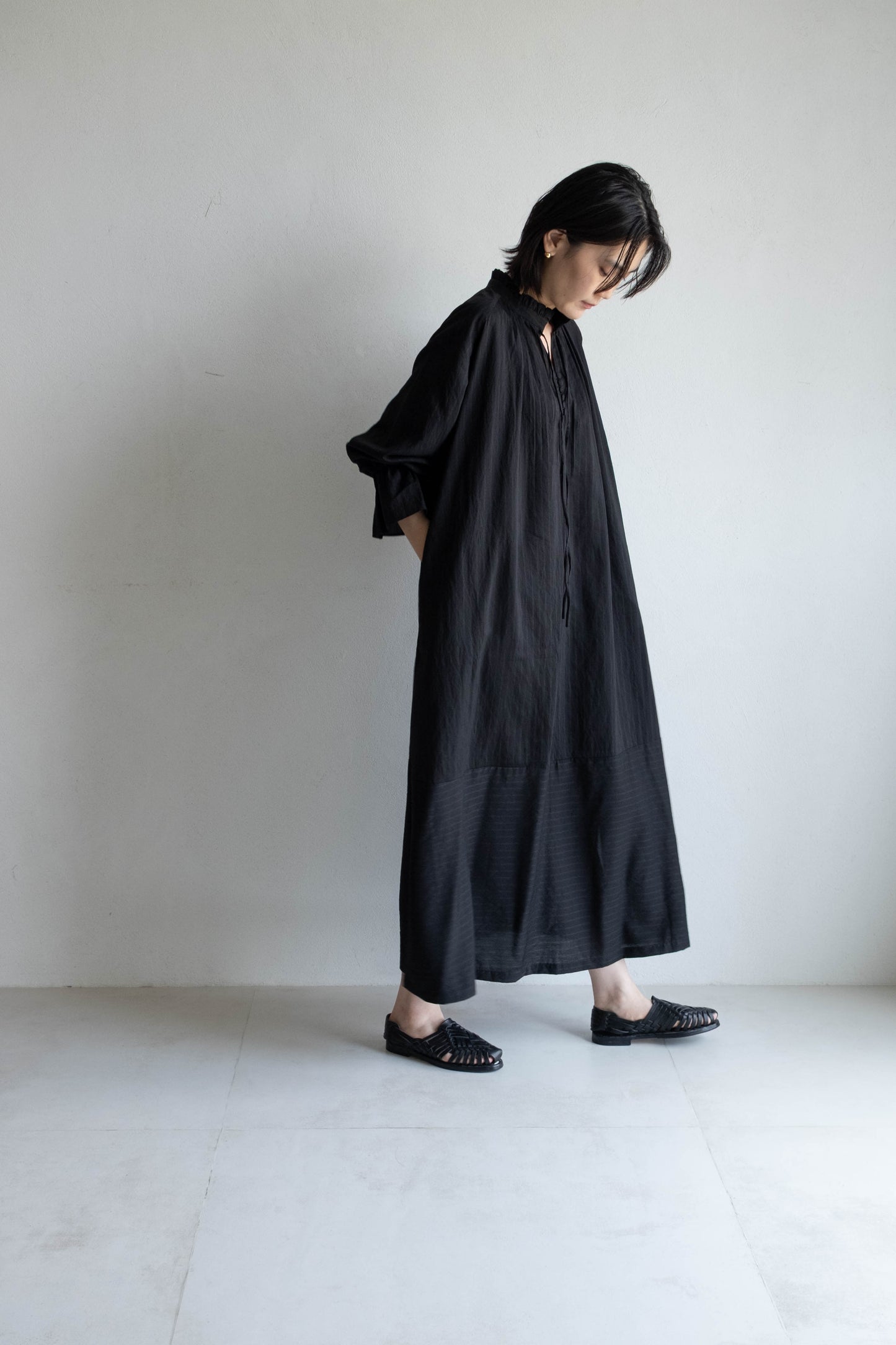 花瓣領條紋長洋 - 黑