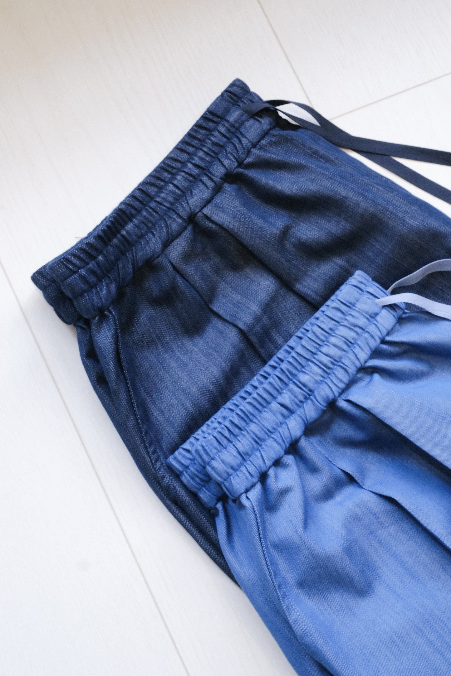 打摺牛仔鬆緊帶寬褲-2 colors