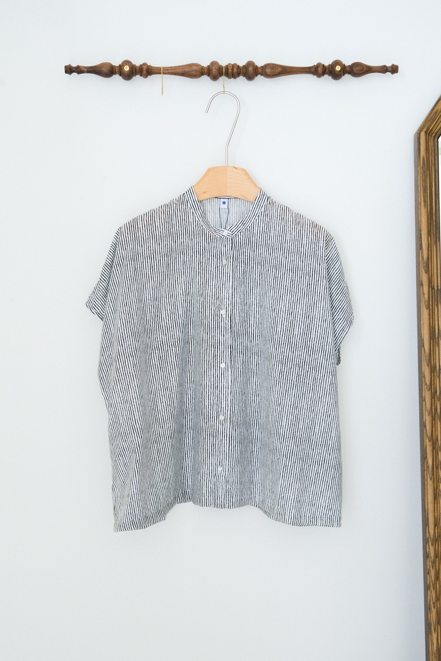 不規則條紋襯衫(抗皺)- 黑色