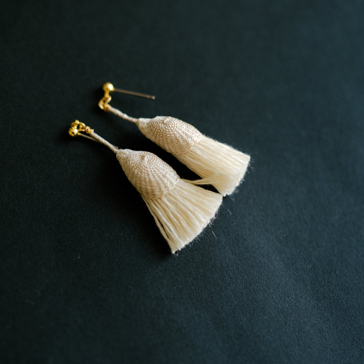 tassel earring (4 colors)