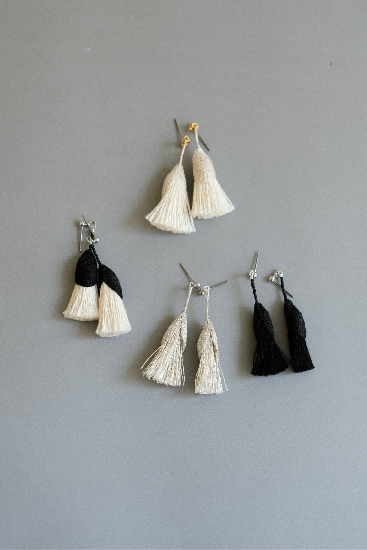 tassel earring (4 colors)