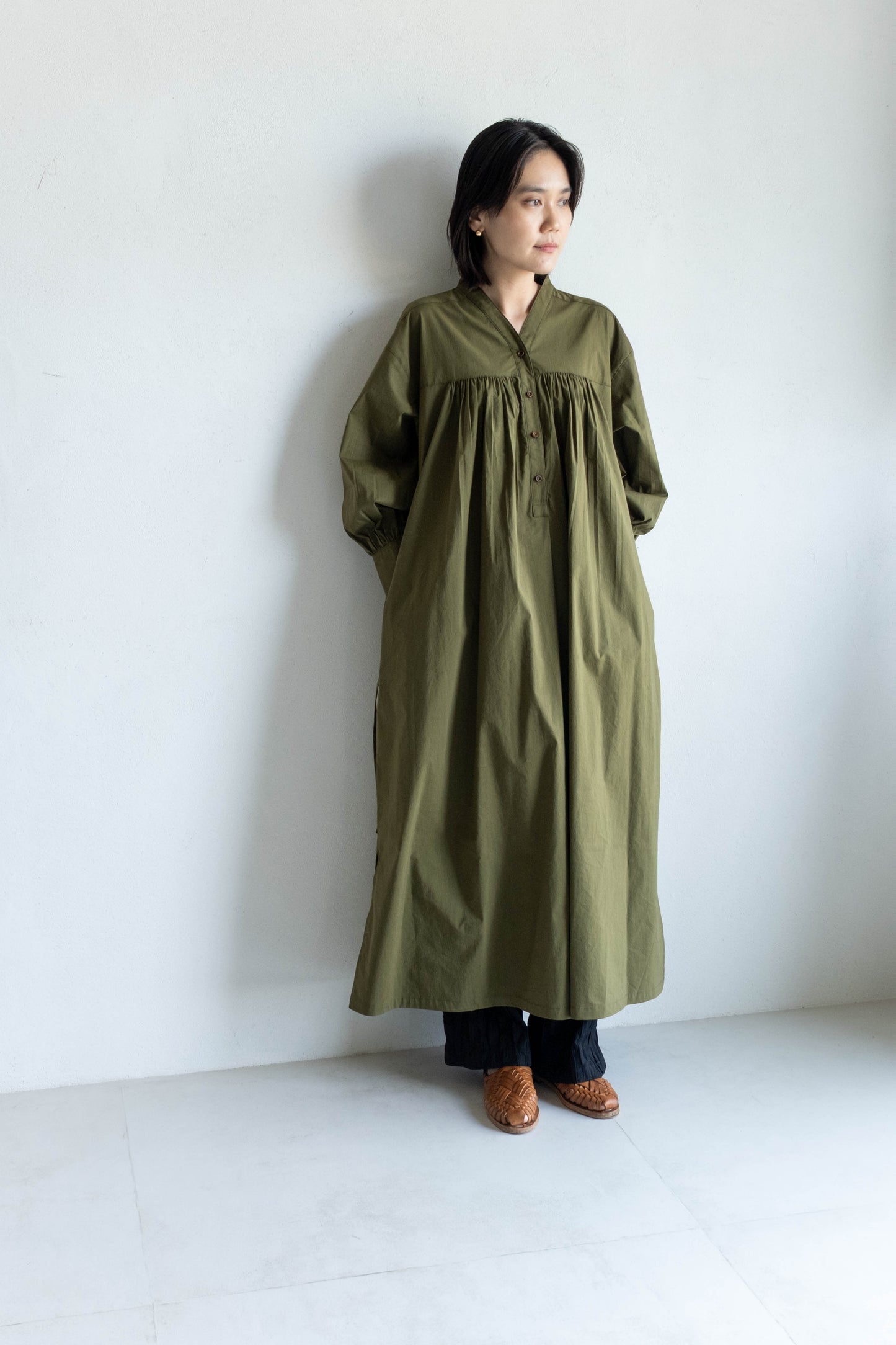 V領開襟長袖洋裝 - 軍綠