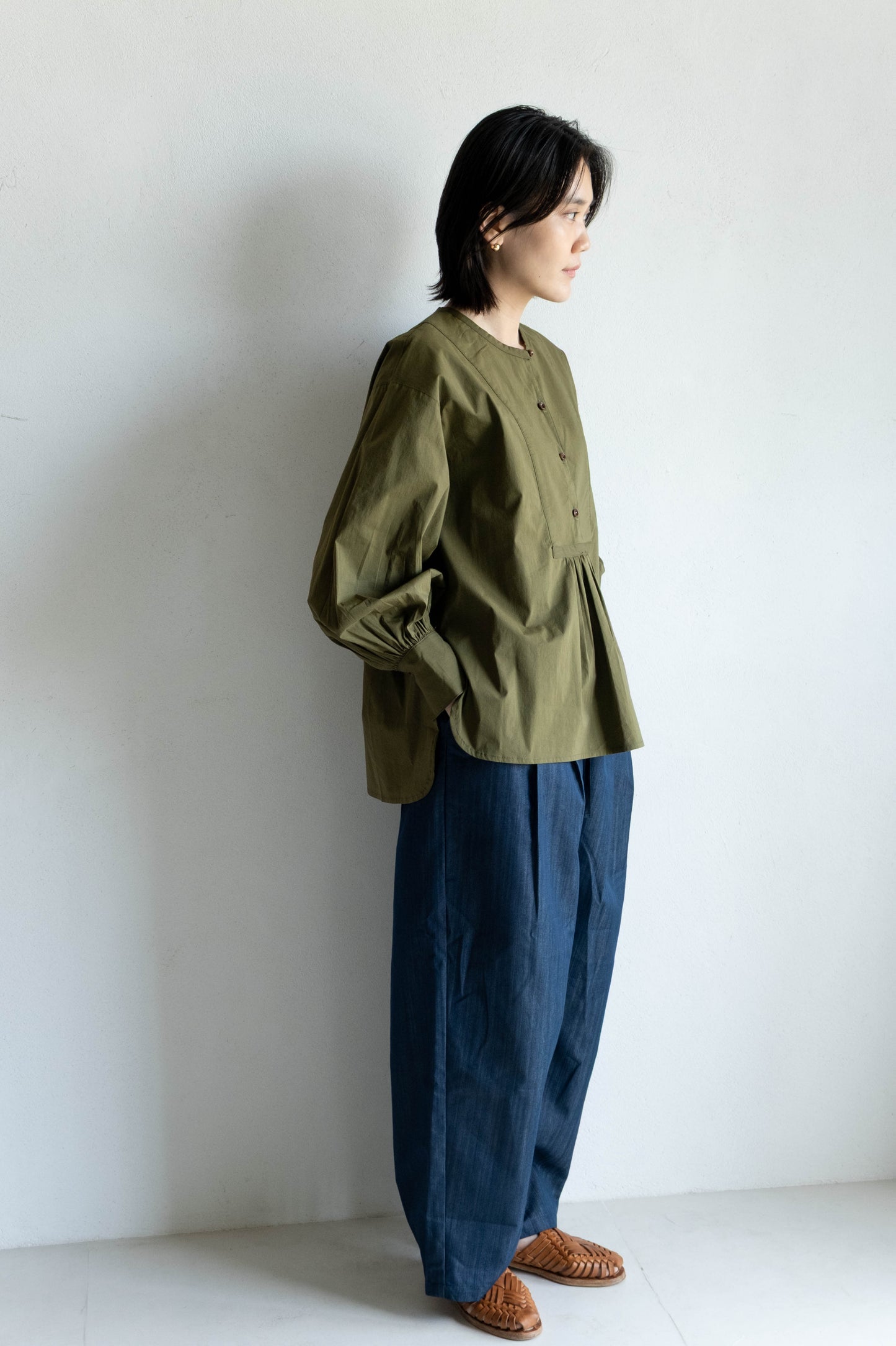 前胸剪接長版襯衫 - 軍綠