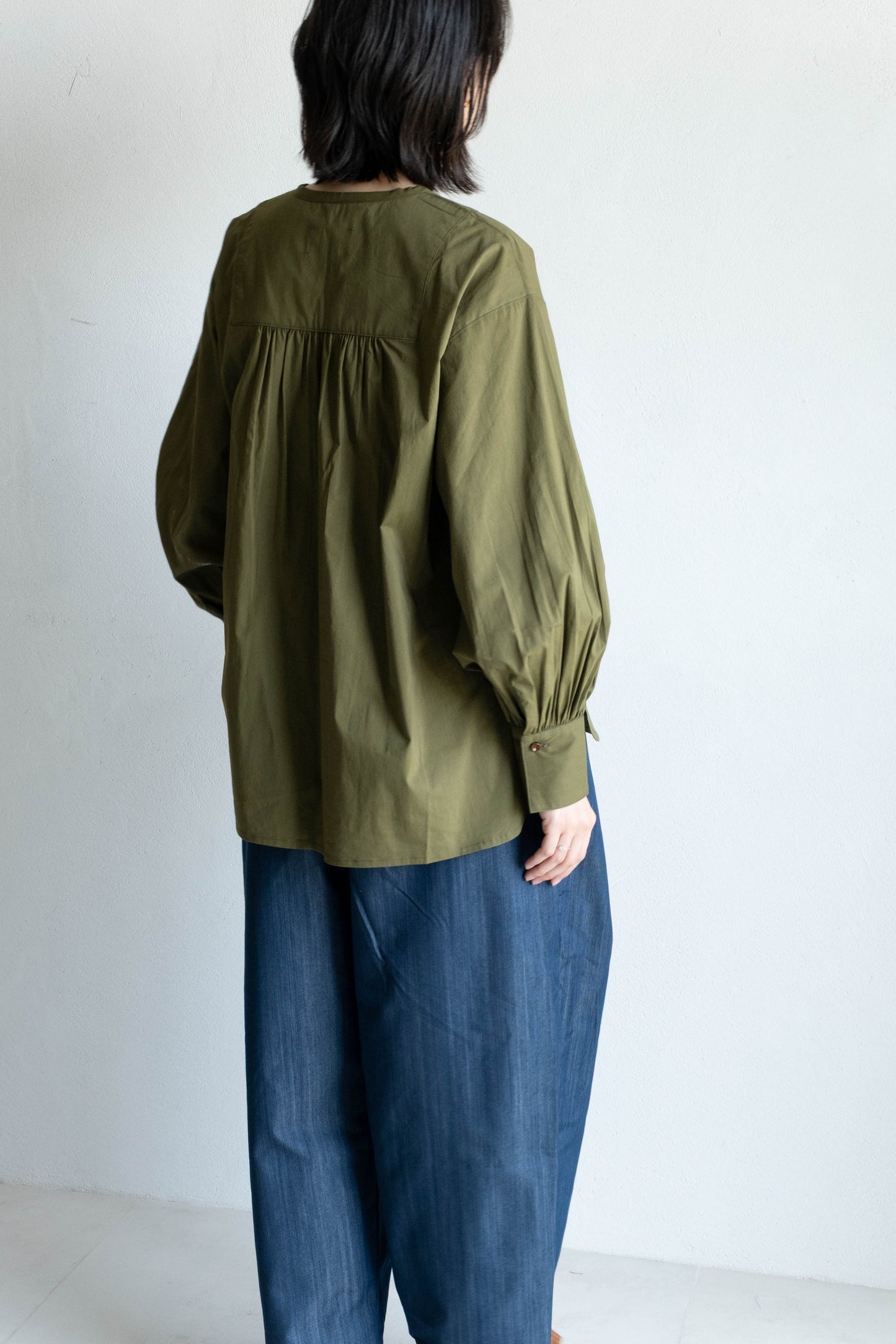 前胸剪接長版襯衫 - 軍綠