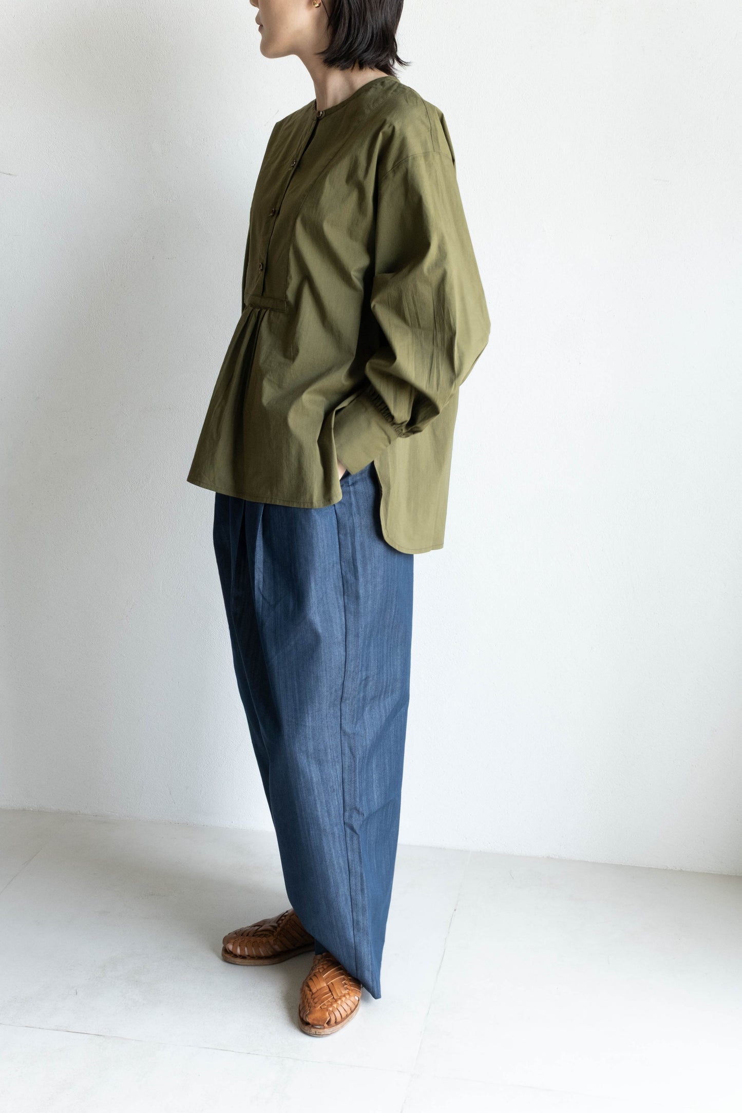 前胸剪接長版襯衫 - 軍綠