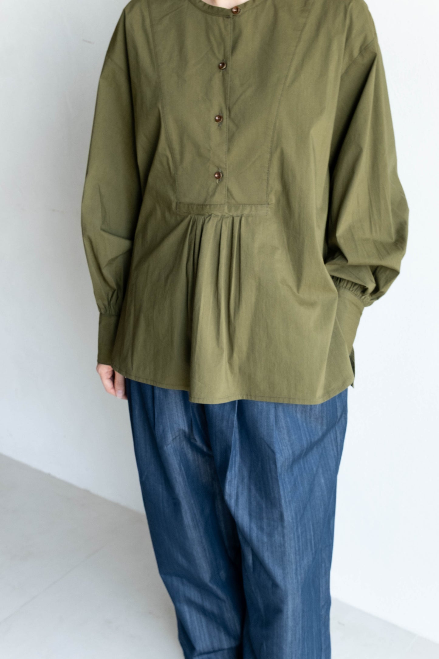 前胸剪接長版襯衫 - 軍綠