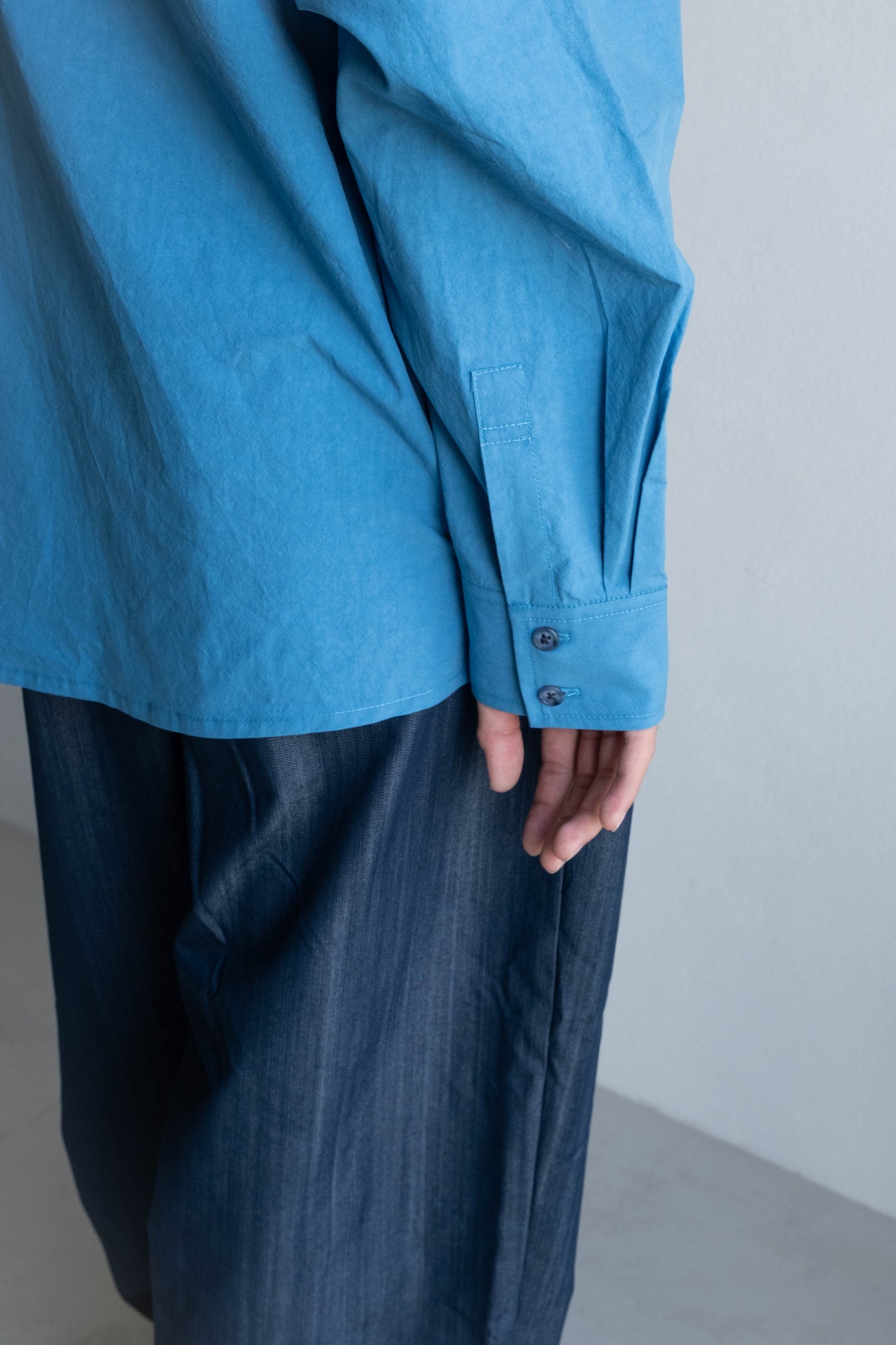 半開襟活摺襯衫 - 蔚藍