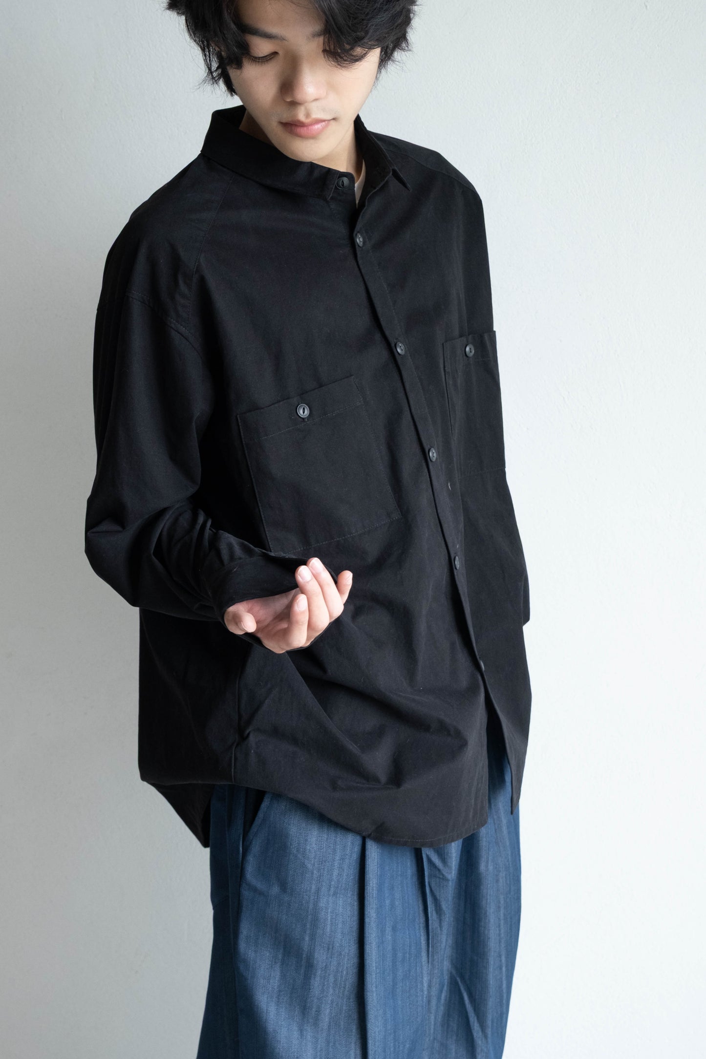 雙口袋日常襯衫 - 黑