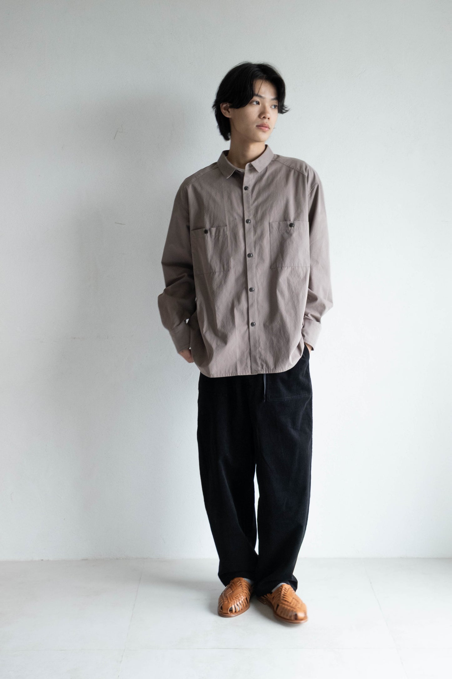 雙口袋日常襯衫 - 卡其