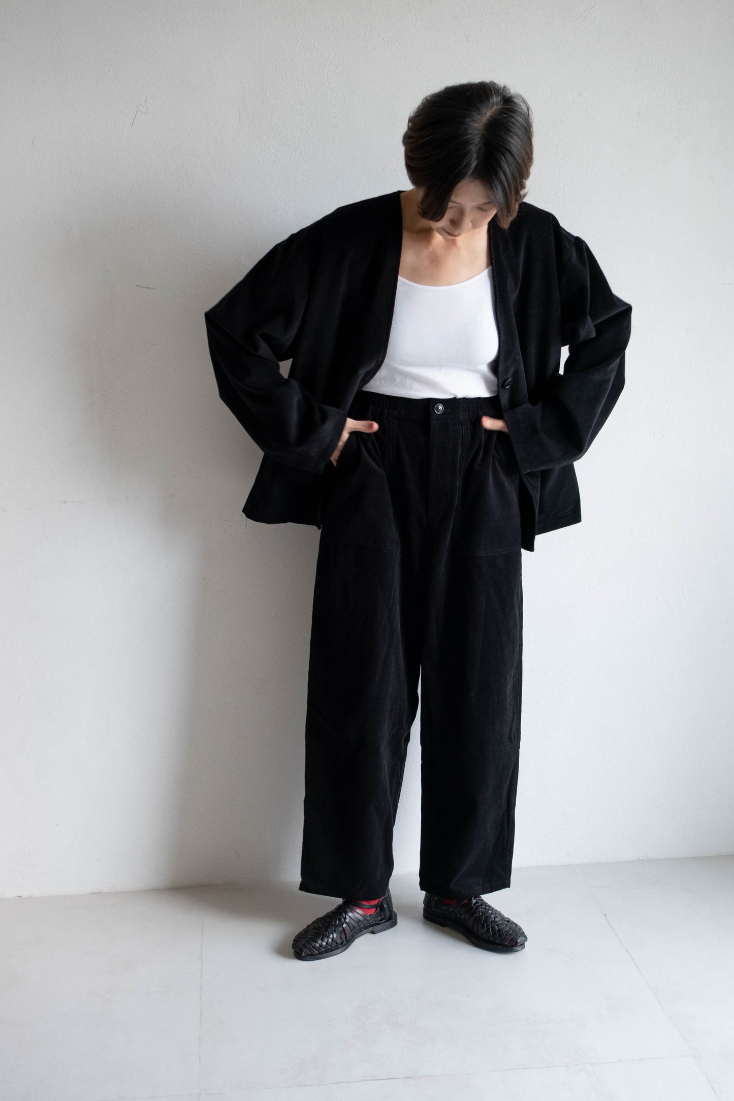 燈芯絨貼袋長褲 - 黑