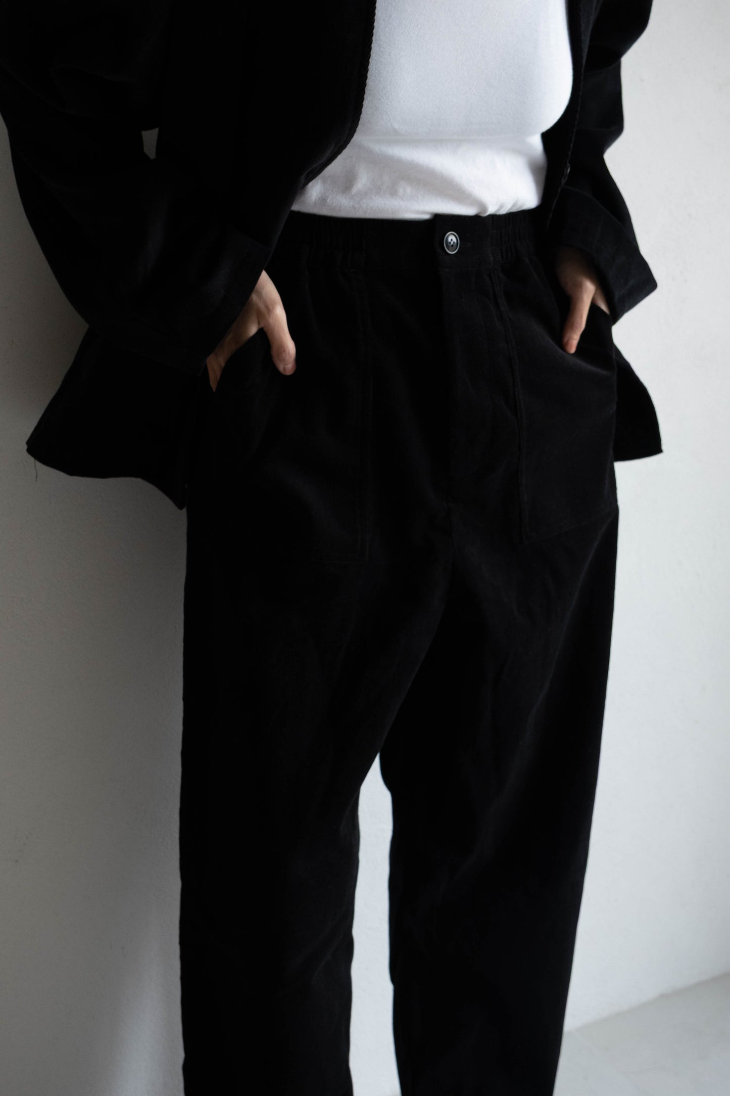 燈芯絨貼袋長褲 - 黑