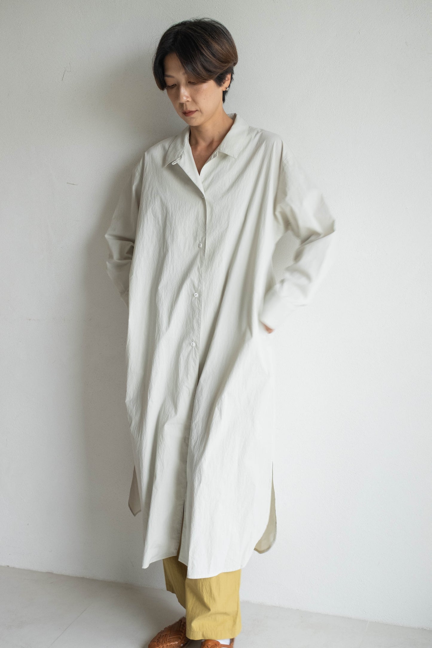 翻領長版襯衫外套 - 米白