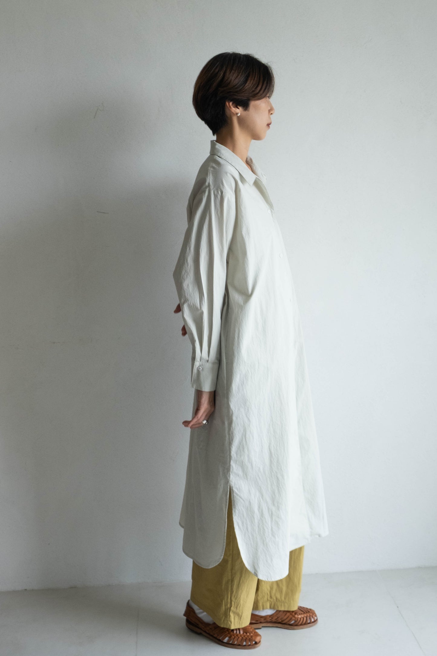 翻領長版襯衫外套 - 米白