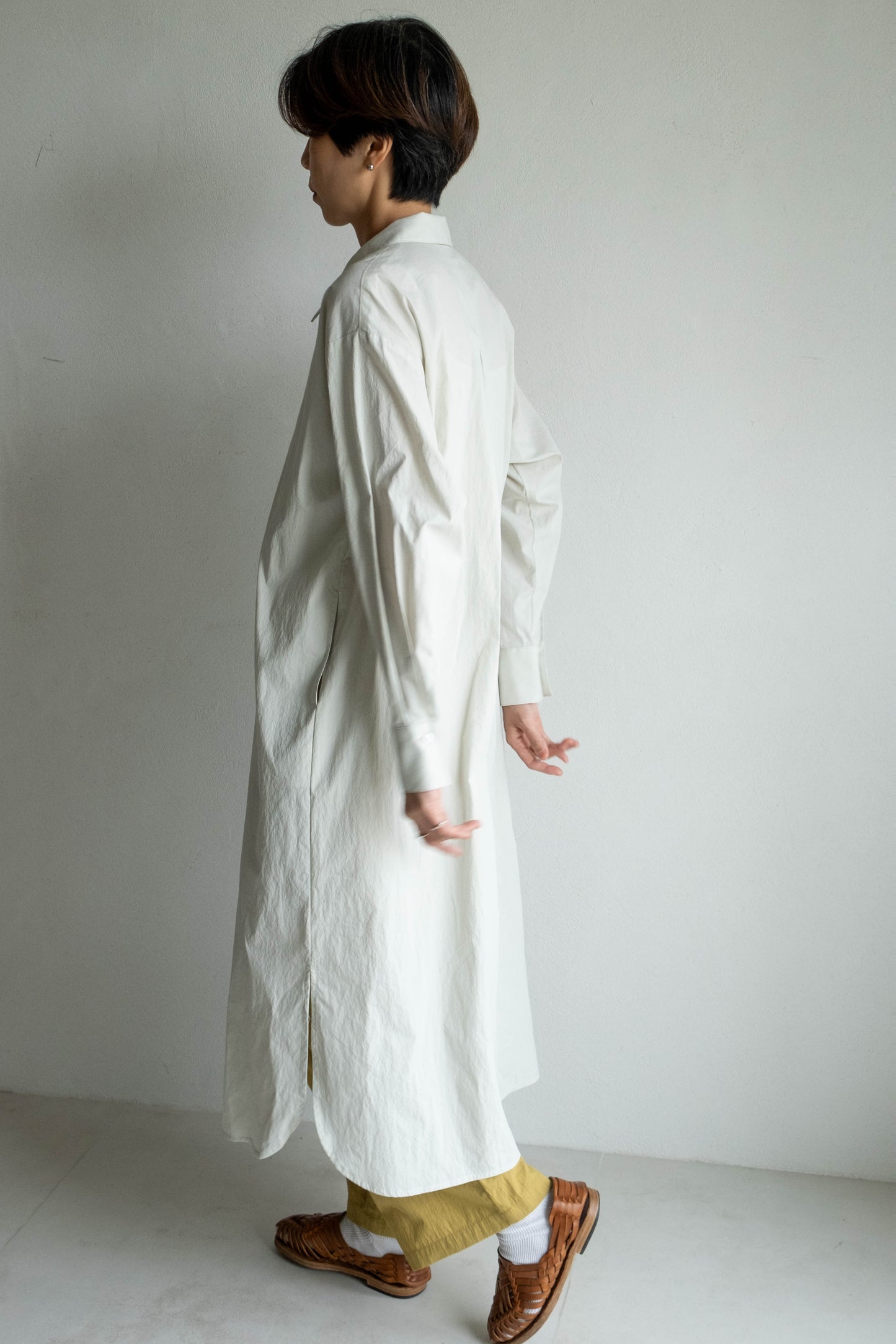 翻領長版襯衫外套 - 米白