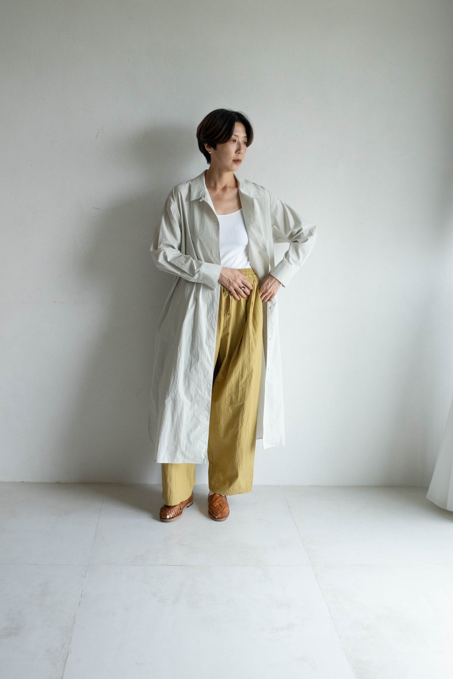 翻領長版襯衫外套 - 米白