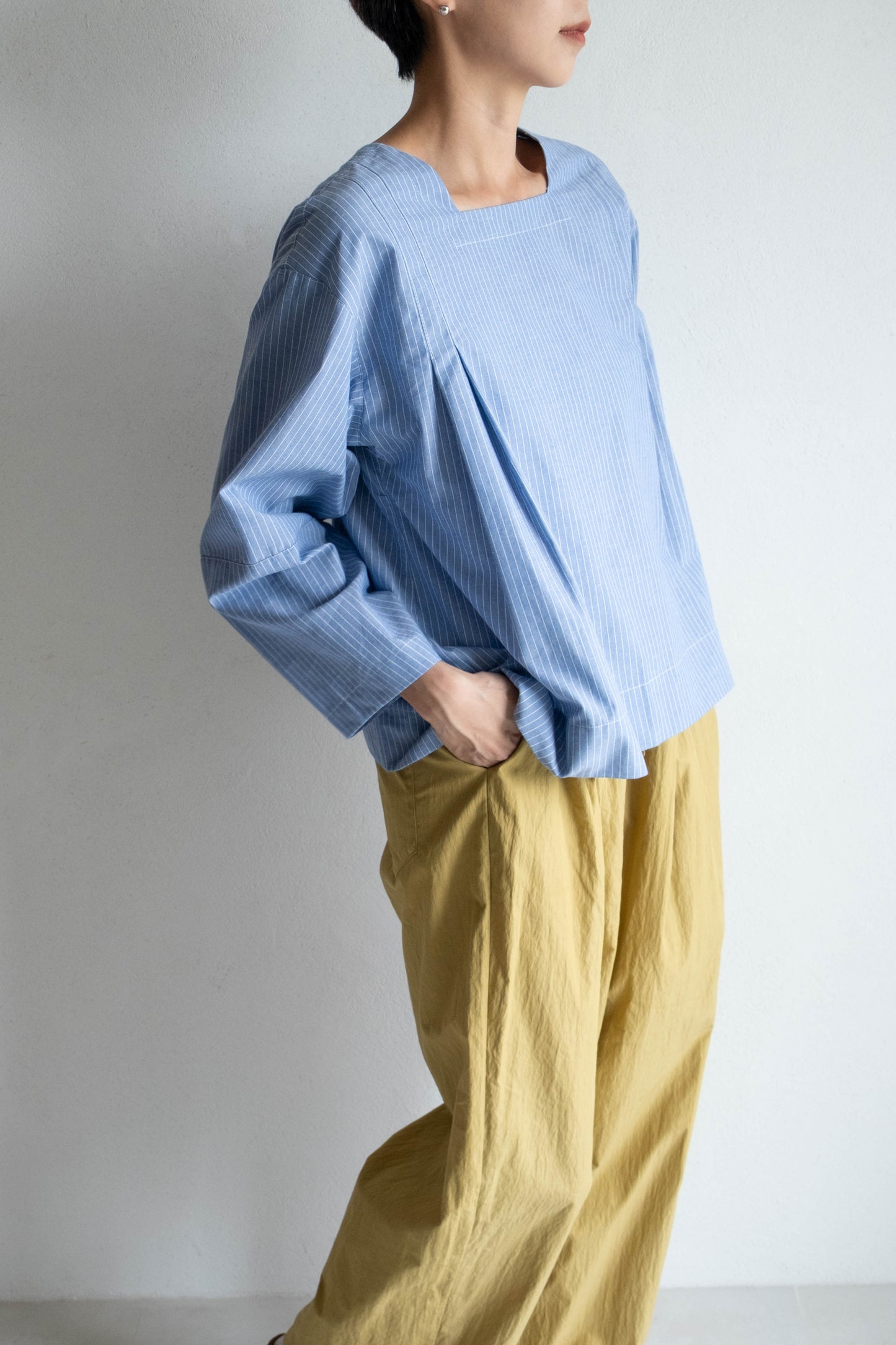 方領箱型條紋上衣 - 藍