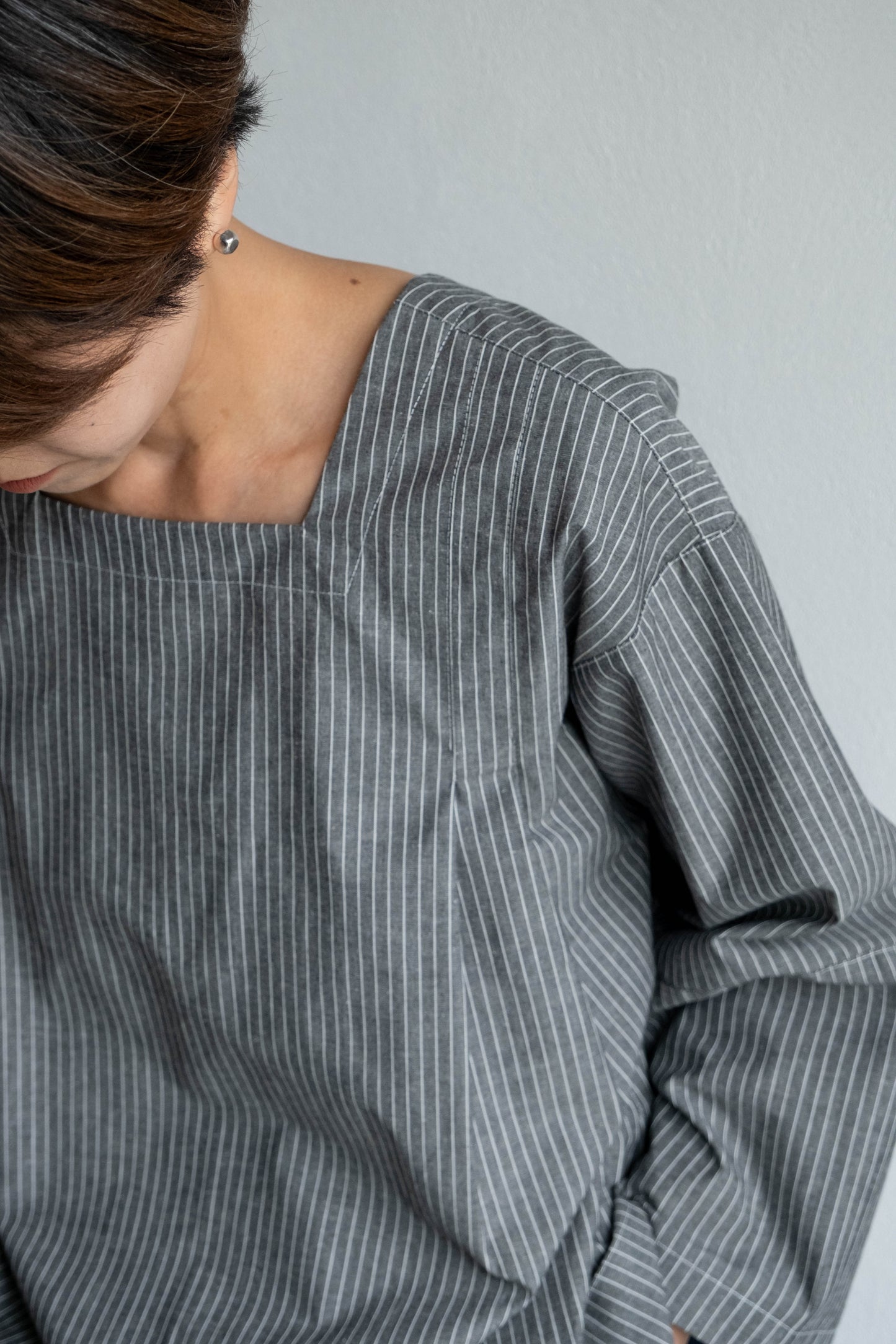 方領箱型條紋上衣 - 黑