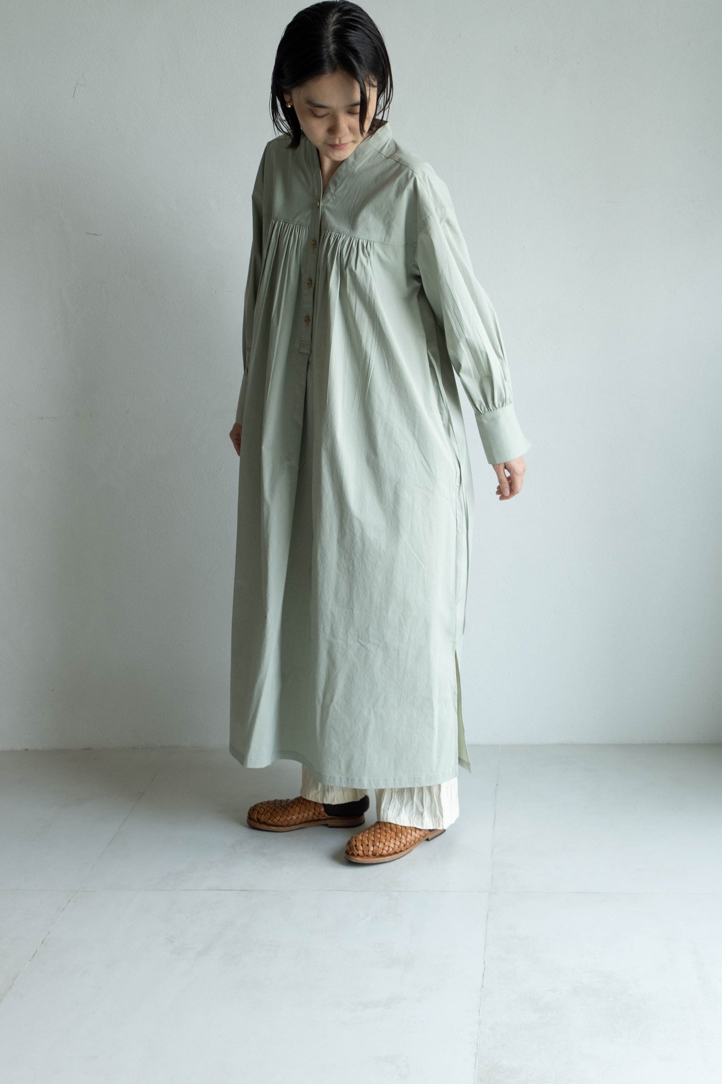 V領開襟長袖洋裝 - 淺綠