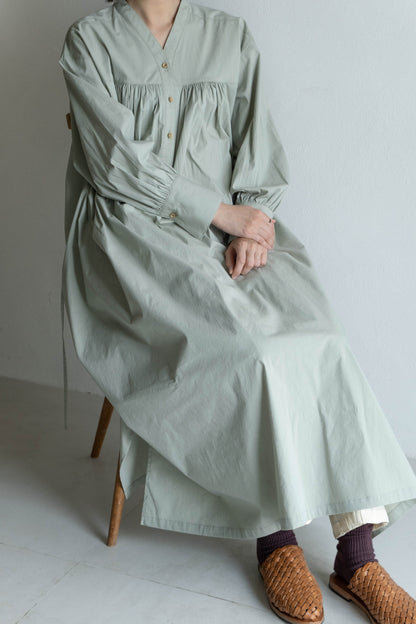 V領開襟長袖洋裝 - 淺綠