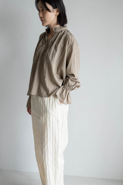 花瓣領領條紋襯衫 - 卡其