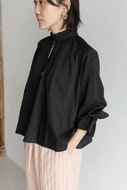 花瓣領領條紋襯衫 - 黑