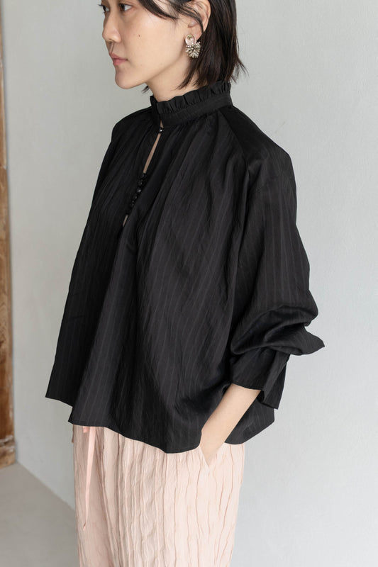 花瓣領領條紋襯衫 - 黑