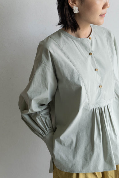 前胸剪接長版襯衫 - 淺綠